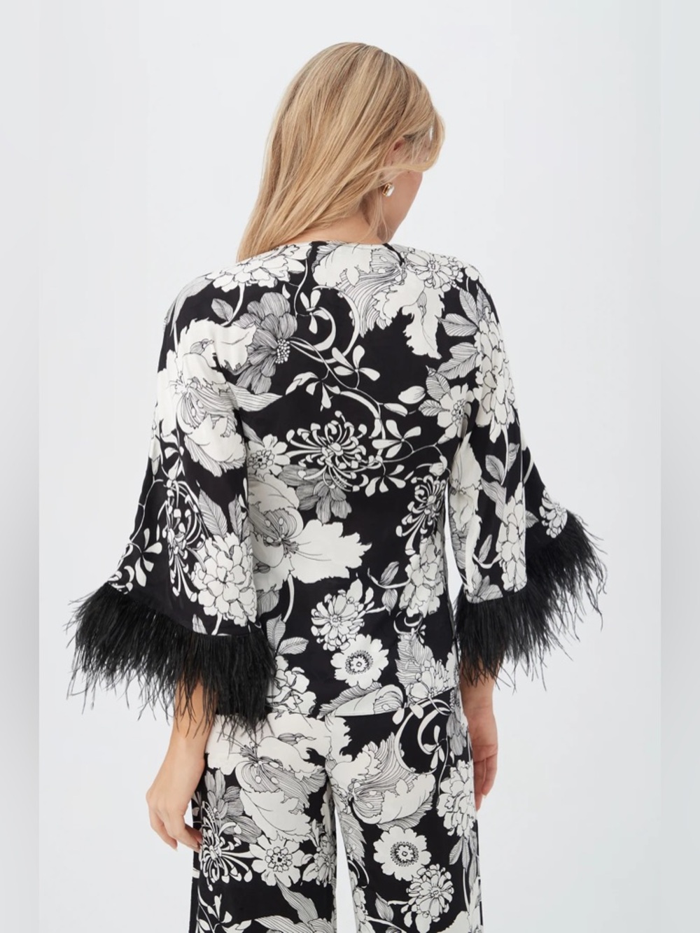 NWT Trina Turk Magomago Top Blouse in black and white size S - Picture 2 of 16